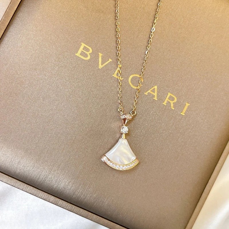 Divas' dream necklace